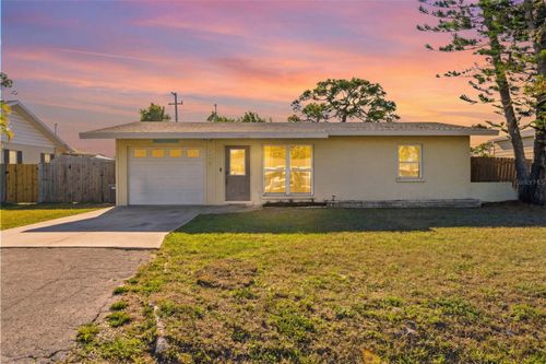 3090 Sunset Beach Dr, VENICE, FL, 34293-2932 | Card Image