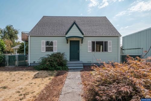 740 Main St, Aumsville, OR, 97325-9021 | Card Image