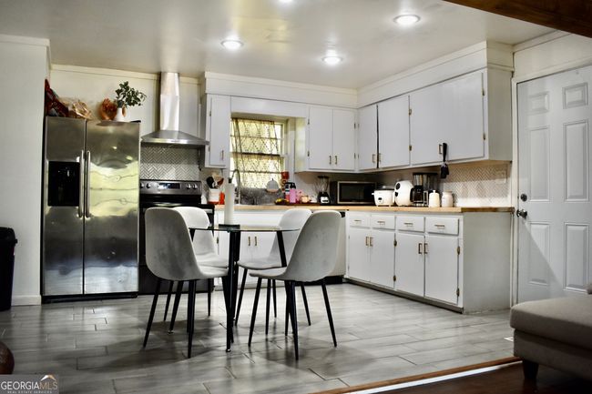 7690 Royston Rd, House other with 3 bedrooms, 2 bathrooms and null parking in Carnesville GA | Image 6