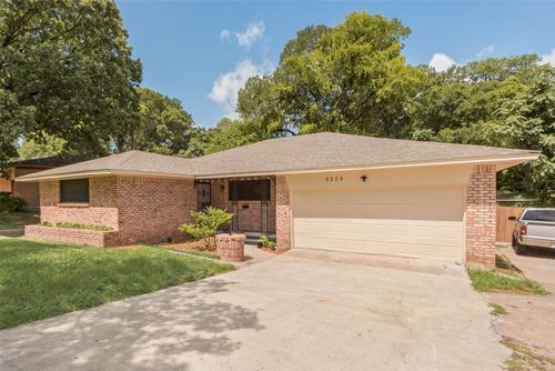 5205 Mystic Trl, Dallas, TX, 75241-1128 | Card Image