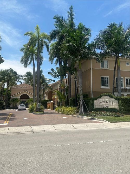 1618-2961 Ne 185th St, Aventura, FL, 33180-2938 | Card Image