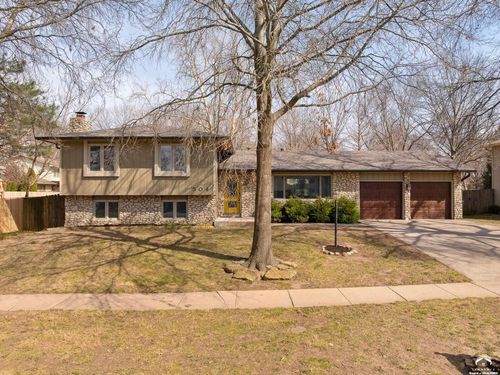 504 Rock Fence Pl, Lawrence, KS, 66049-2352 | Card Image