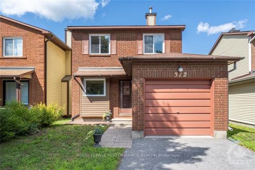 372 Pickford Dr, Kanata, ON, K2L3P1 | Card Image