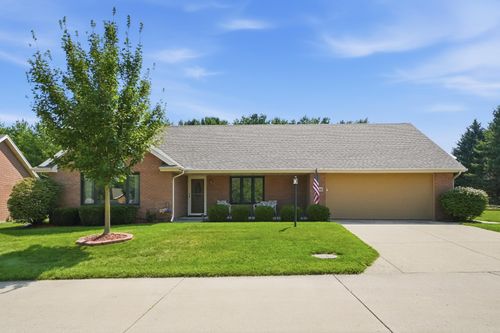 5642 Fox Ridge Dr E, Springfield, OH, 45503-5785 | Card Image