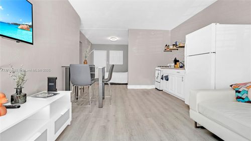 apt-4-4201 Indian Creek Dr, Miami Beach, FL, 33140-3218 | Card Image