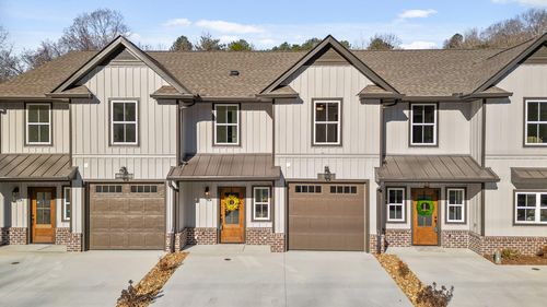 9057 Dallas Hollow Rd, Soddy-Daisy, TN, 37379-8905 | Card Image