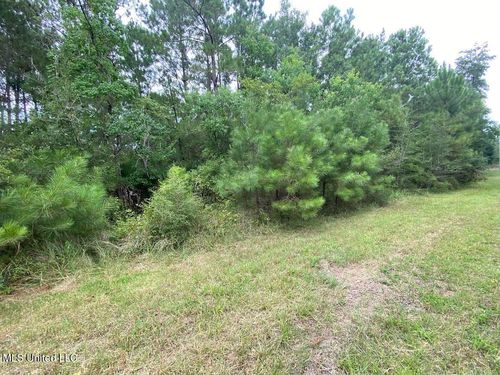 001 Beverly St, Bay Saint Louis, MS, 39520 | Card Image