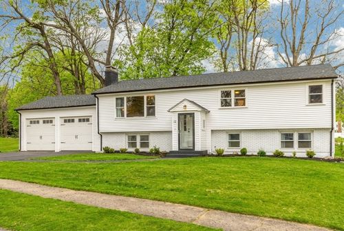 12 Pinecroft Ave, Holden, MA, 01520-2430 | Card Image