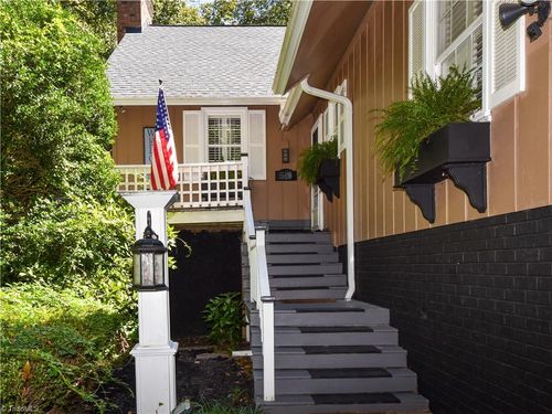 501 Westchester Dr, High Point, NC, 27262-7424 | Card Image