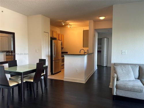 apt-551-6001 Sw 70th St, South Miami, FL, 33143-3430 | Card Image