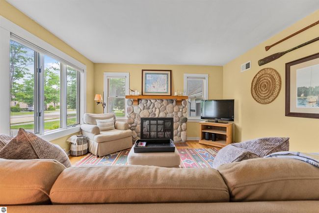 509 Spruce St, House other with 3 bedrooms, 1 bathrooms and null parking in Elk Rapids MI | Image 33