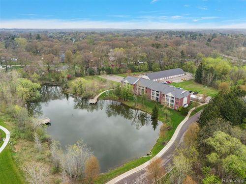 unit-23-6600 Trillium Village Ln, Clarkston, MI, 48346-5205 | Card Image