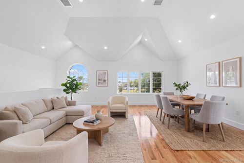 15815 N Conduit Avenue, New York, NY, 11434 | Card Image