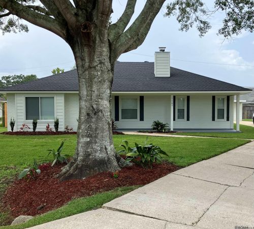 17741 La Grange Ct, Baton Rouge, LA, 70817-7431 | Card Image