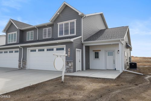 5819 Davies Ln, Bismarck, ND, 58503 | Card Image