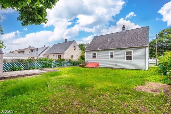 57 Burnside Pl, House other with 4 bedrooms, 1 bathrooms and null parking in Haskell NJ | Image 22
