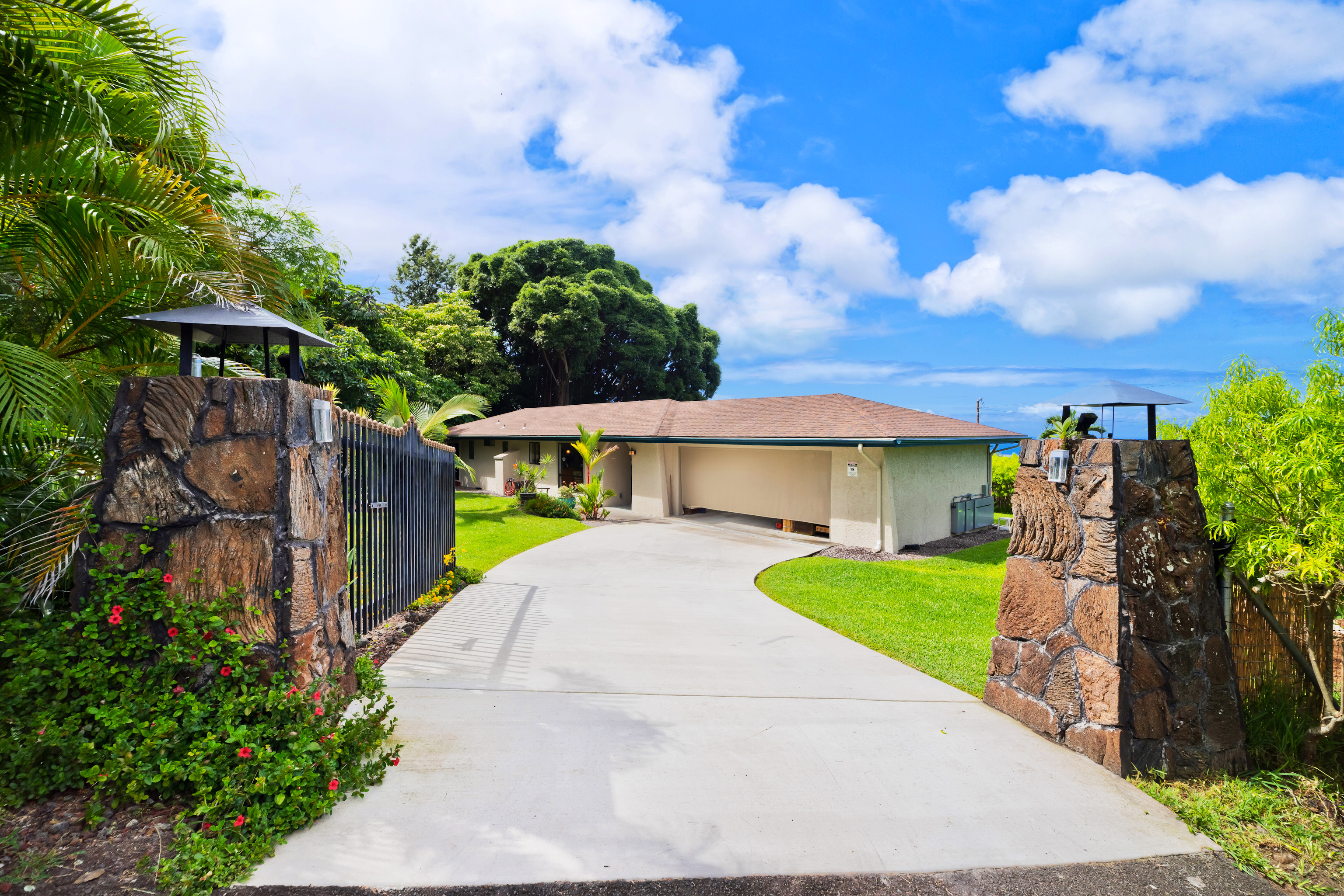 Kukuna St, Kailua Kona, HI 96740