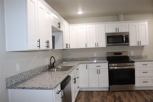 324 W Labadie Ave, House other with 3 bedrooms, 2 bathrooms and null parking in De Leon TX | Image 7