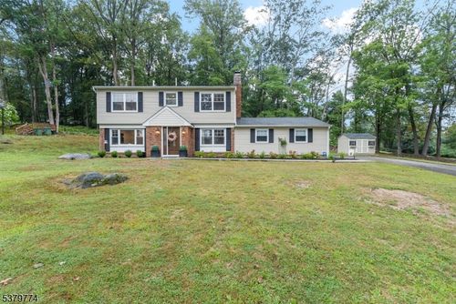 9 Marliene Rd, Long Valley, NJ, 07853-3584 | Card Image