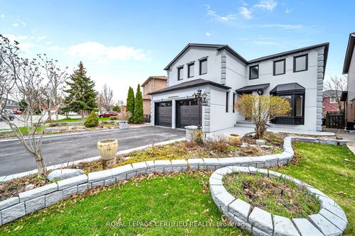 6062 Prairie Cir, Mississauga, ON, L5N5Z5 | Card Image