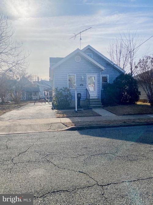 205 Prospect Ave, MORRISVILLE, PA, 19067-1133 | Card Image