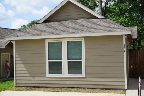 12091 Canal St, Willis, TX, 77318-7245 | Card Image