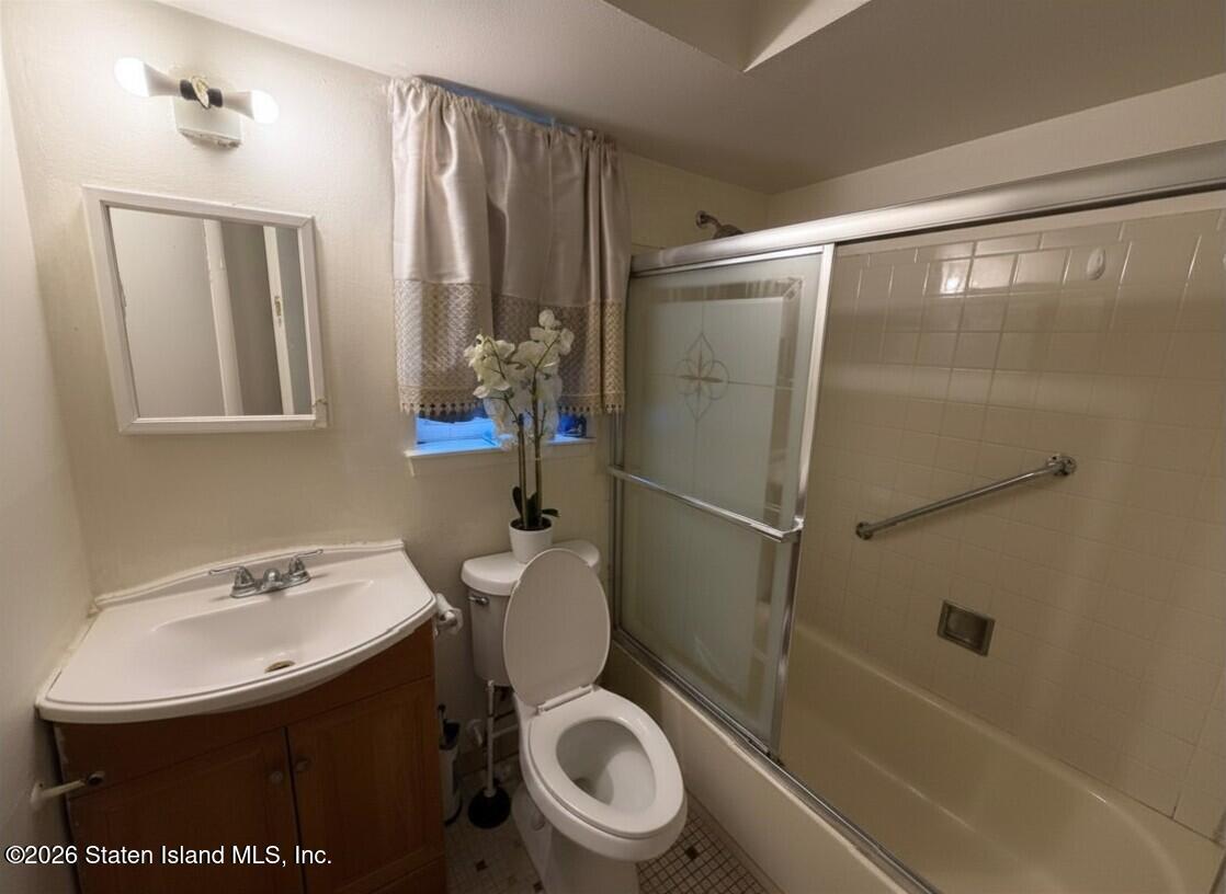 Residential Lease in Staten Island 5