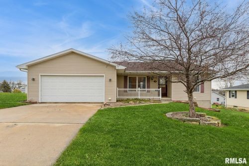 803 S 5th Street, Maquoketa, IA, 52060 | Card Image