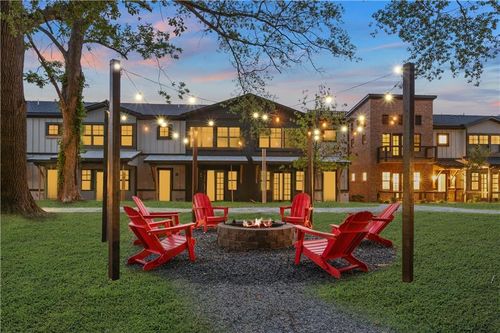 unit-10-931 Willingham Dr, Hapeville, GA, 30354-1198 | Card Image