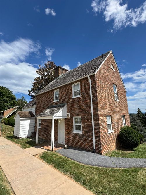 249 Sycamore St, Staunton, VA, 24401-3677 | Card Image