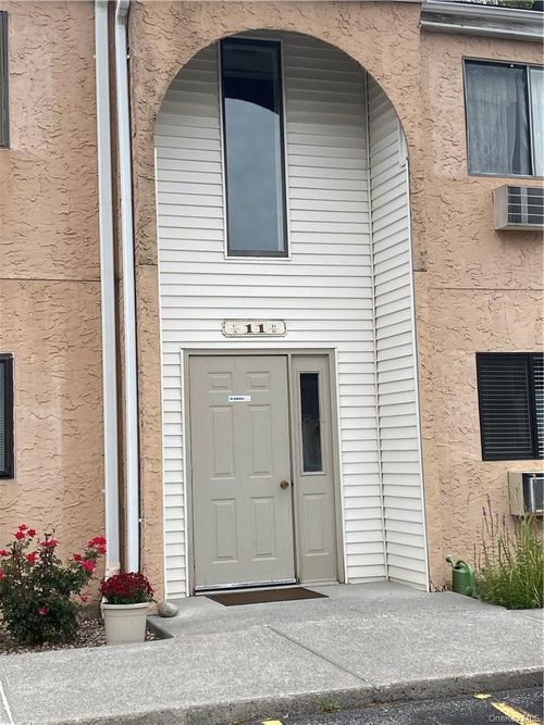 b-11 B Scarborough Ln, Wappingers Falls, NY, 12590-5131 | Card Image