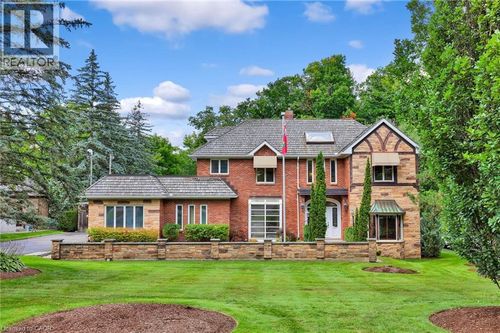 32 Maple Hill Dr, Kitchener, ON, N2M2R8 | Card Image