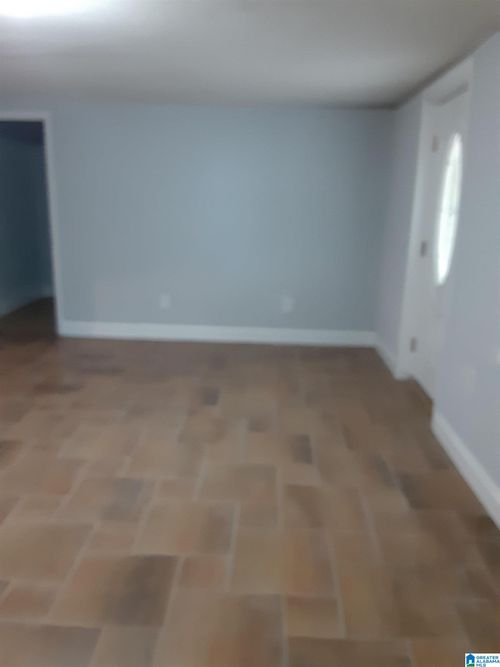 617 8th Ave, MIDFIELD, AL, 35228-2916 | Card Image