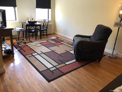 apt-3-47 216th St, Bayside, NY, 11361-8005 | Card Image