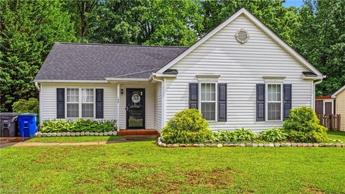 148 Fraizer Creek Rd, Winston Salem, NC, 27105-7200 | Card Image