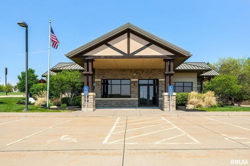 949 Mississippi View Ct, Le Claire, IA, 52753-9596 | Card Image