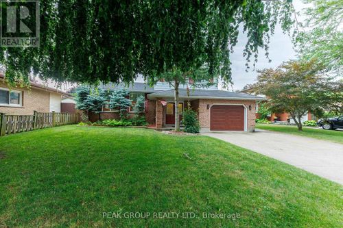 7178 Freeman St, Niagara Falls, ON, L2E5V7 | Card Image