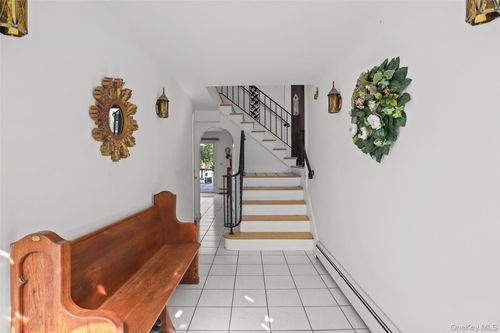 122 Fairmont Rd, Mahopac, NY, 10541-3634 | Card Image