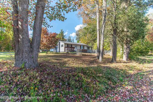 40 Loretta Dr, Jefferson Twp, PA, 18436-5026 | Card Image