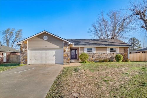 1105 E Linden St, Rogers, AR, 72756-0556 | Card Image