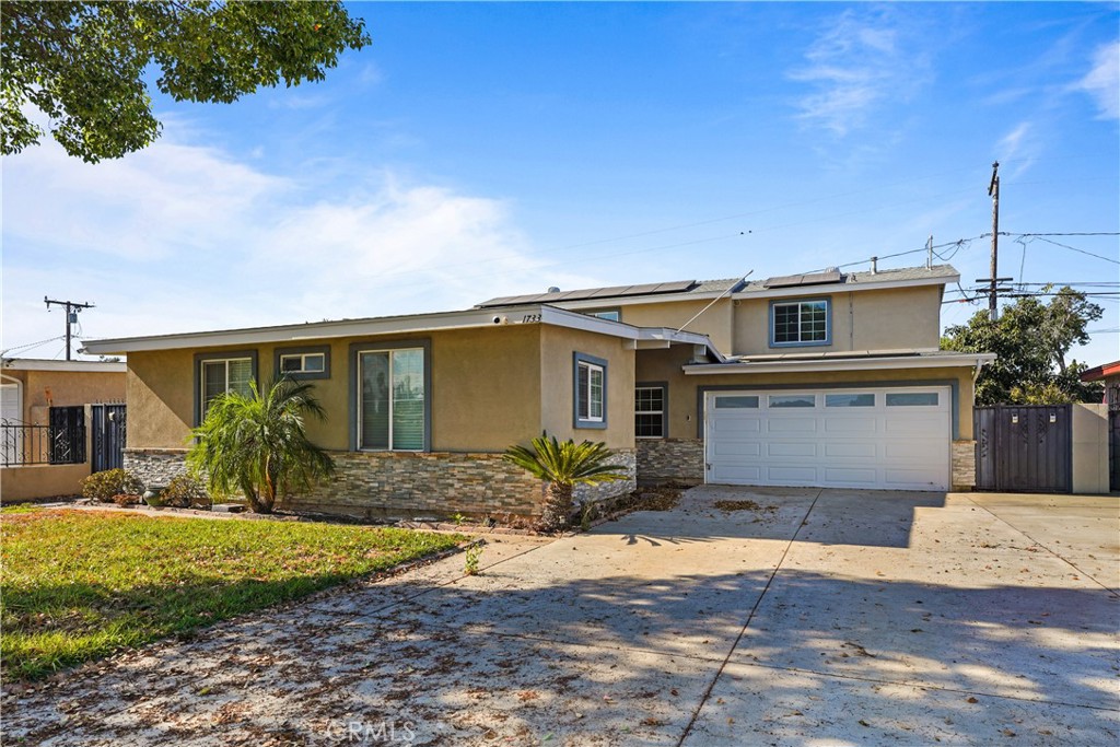 Residential Lease in Santa Ana