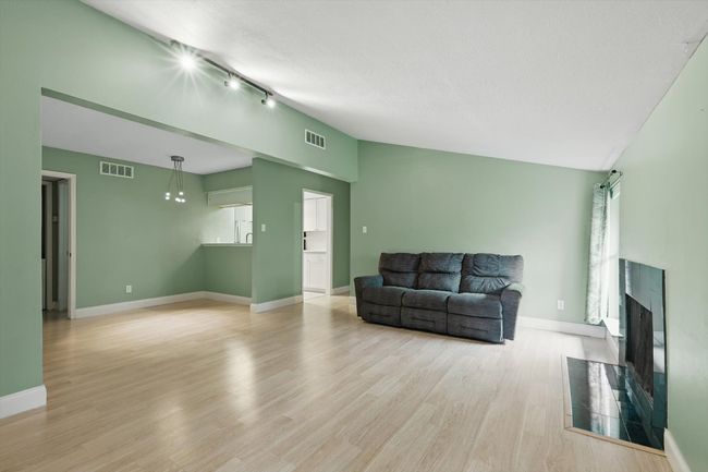APT-2136 - 12824 Midway Rd, Condo with 2 bedrooms, 2 bathrooms and null parking in Dallas TX | Image 7