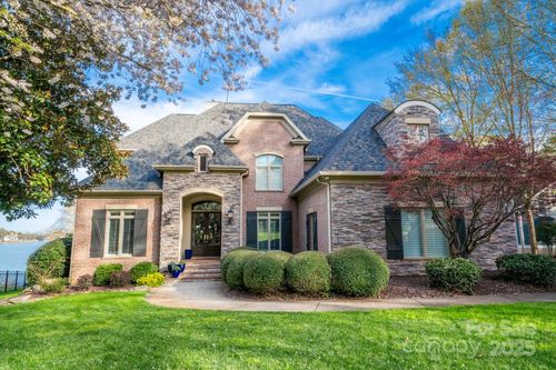 4628 Sierra View Dr, Denver, NC, 28037-7304 | Card Image