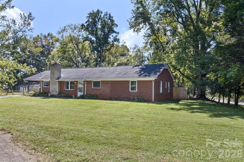 30 Valley Hill Dr, Canton, NC, 28716-8264 | Card Image