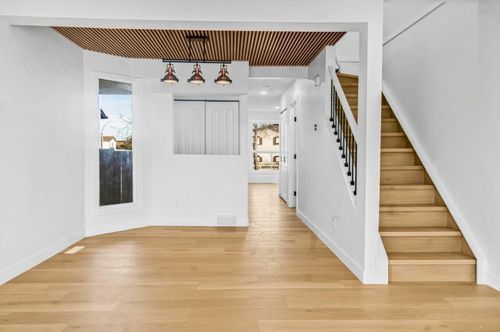 {{alt}} | Card Image