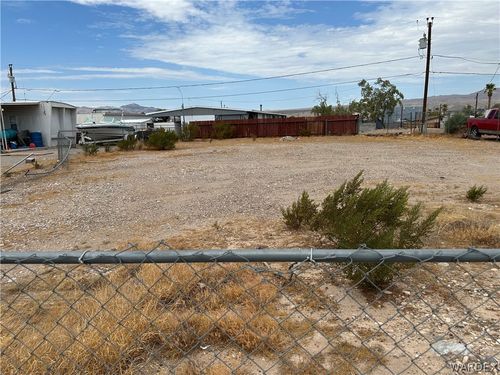 2051 Lakeside Dr, Bullhead City, AZ, 86442-5711 | Card Image