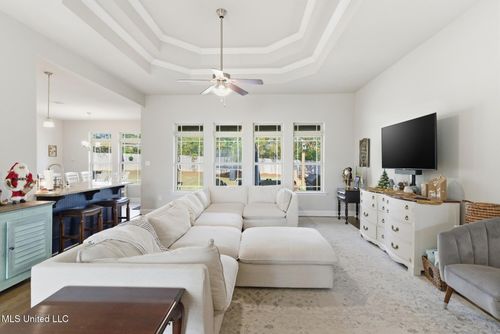26 E Yellowstone, Hattiesburg, MS, 39402-4510 | Card Image