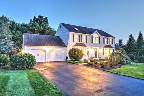96 Windsong Rd, Cumberland, RI, 02864-2727 | Card Image