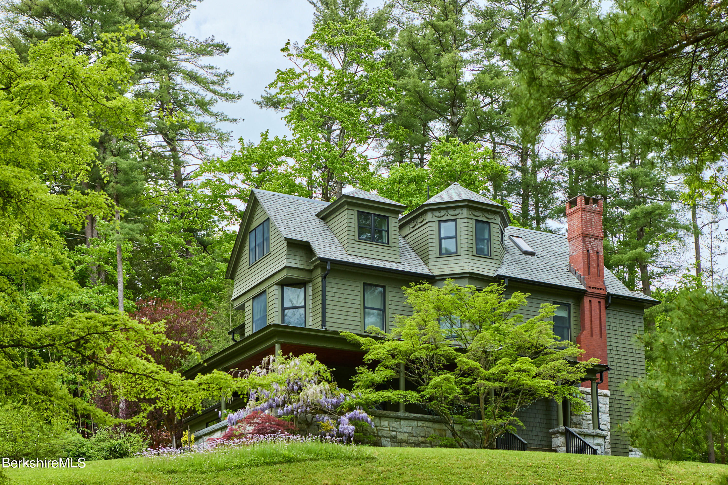 Berkshire Heights Rd, Great Barrington, MA 01230
