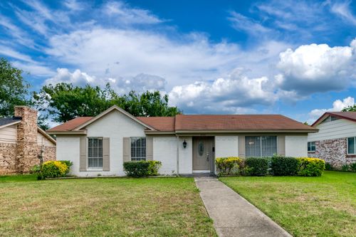 2726 Starcrest Ln, Farmers Branch, TX, 75234-2054 | Card Image